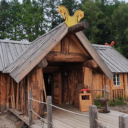 Vittfarnas Vikingaby Villa Sosdala Bagian luar foto