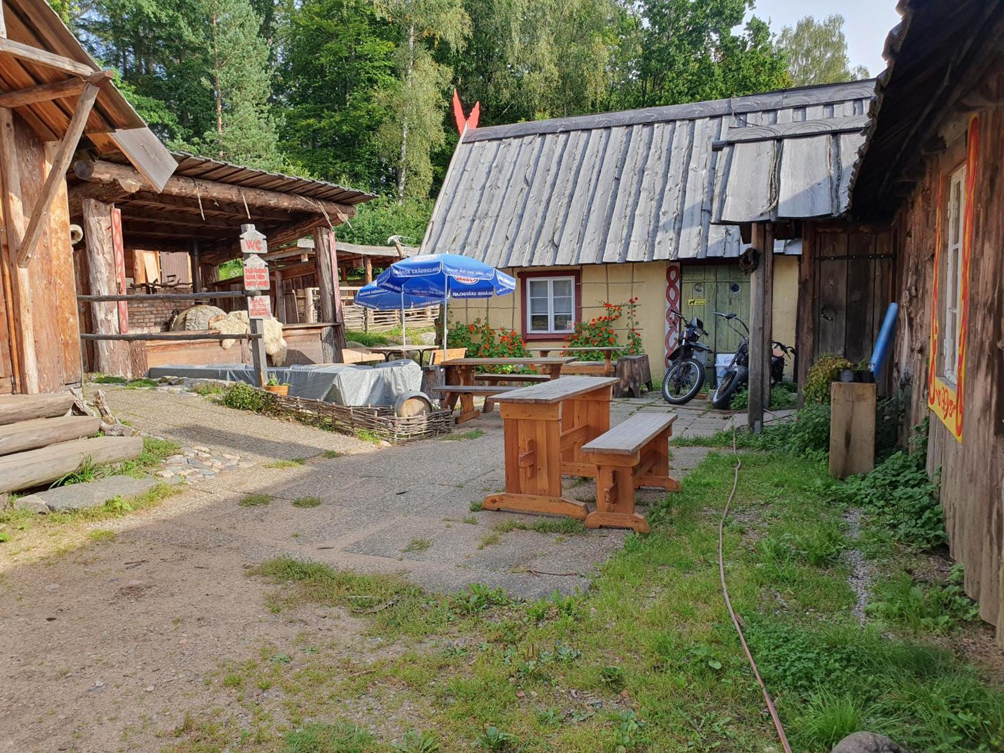 Vittfarnas Vikingaby Villa Sosdala Bagian luar foto